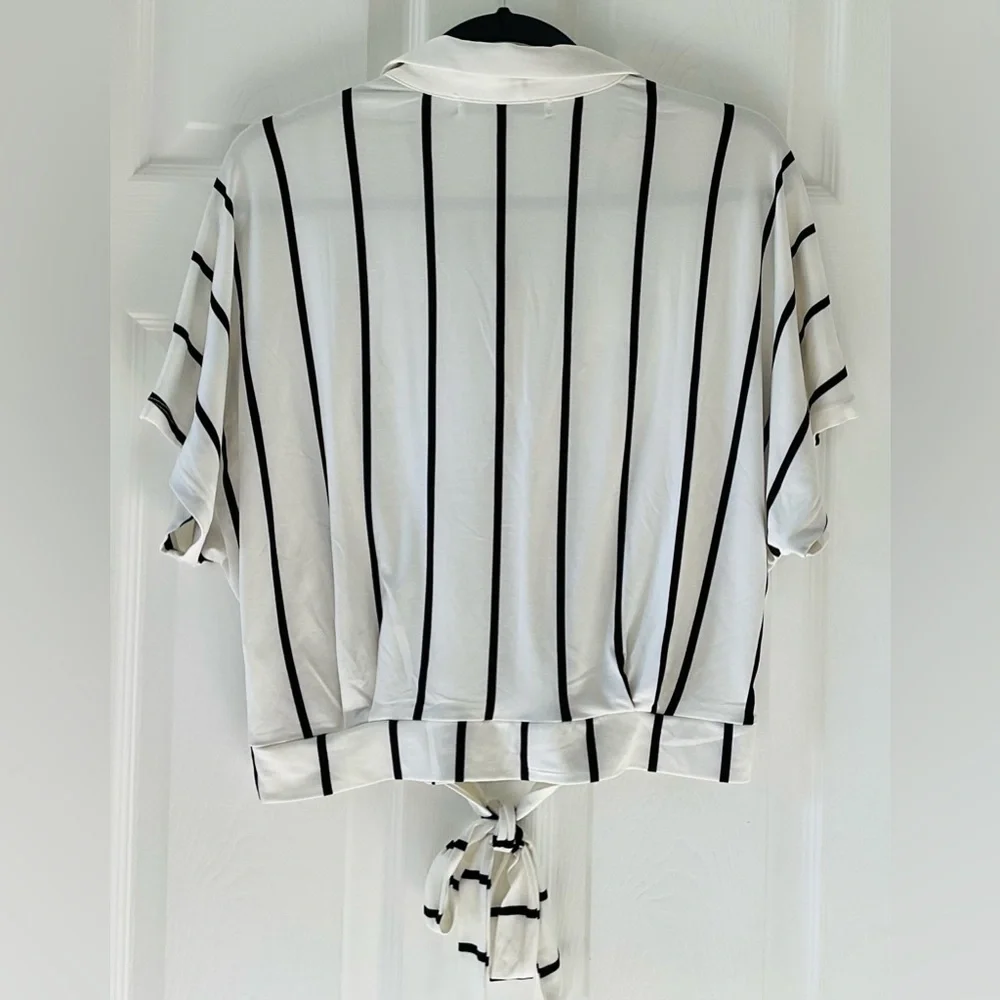 White Striped Cropped Top - Picture 4 of 9